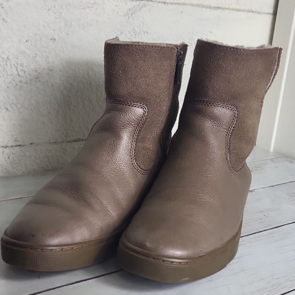 💛 FRYE Taupe‎ Leather Winter Ankle Boots with Rubber Sole. Size 7,5 - Picture 2 of 10